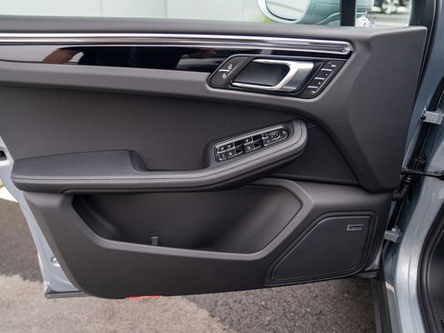 New 2026 Porsche Macan image 10