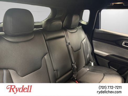 Used 2024 Jeep Compass Latitude image 17