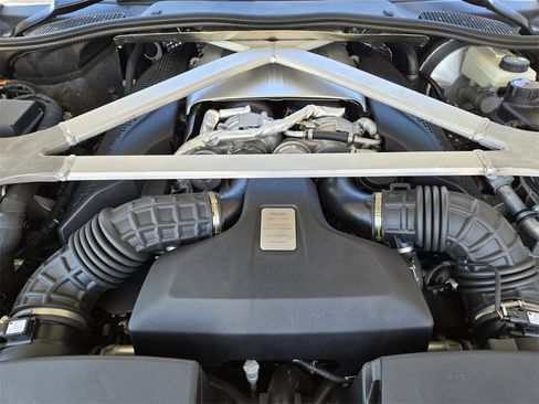 Used 2022 Aston Martin V8 Vantage Coupe image 24