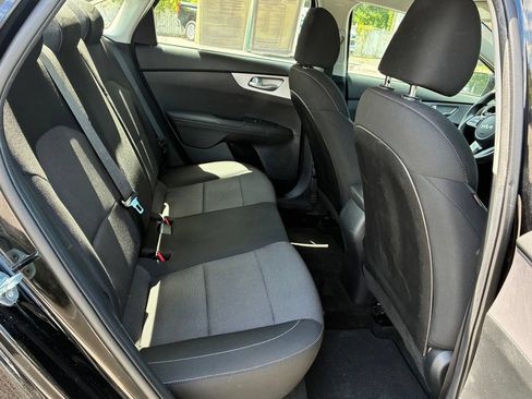 Used 2022 Kia Forte LXS w/ LXS Technology Package FWD image 45