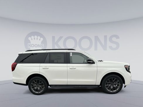 New 2026 Ford Expedition Platinum w/ Stealth Appearance Package image 8