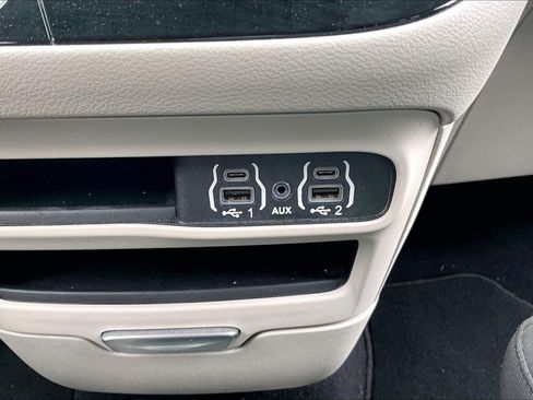 Certified 2023 Chrysler Voyager LX FWD image 21