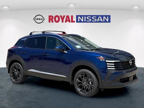 New 2025 Nissan Kicks SR image 1