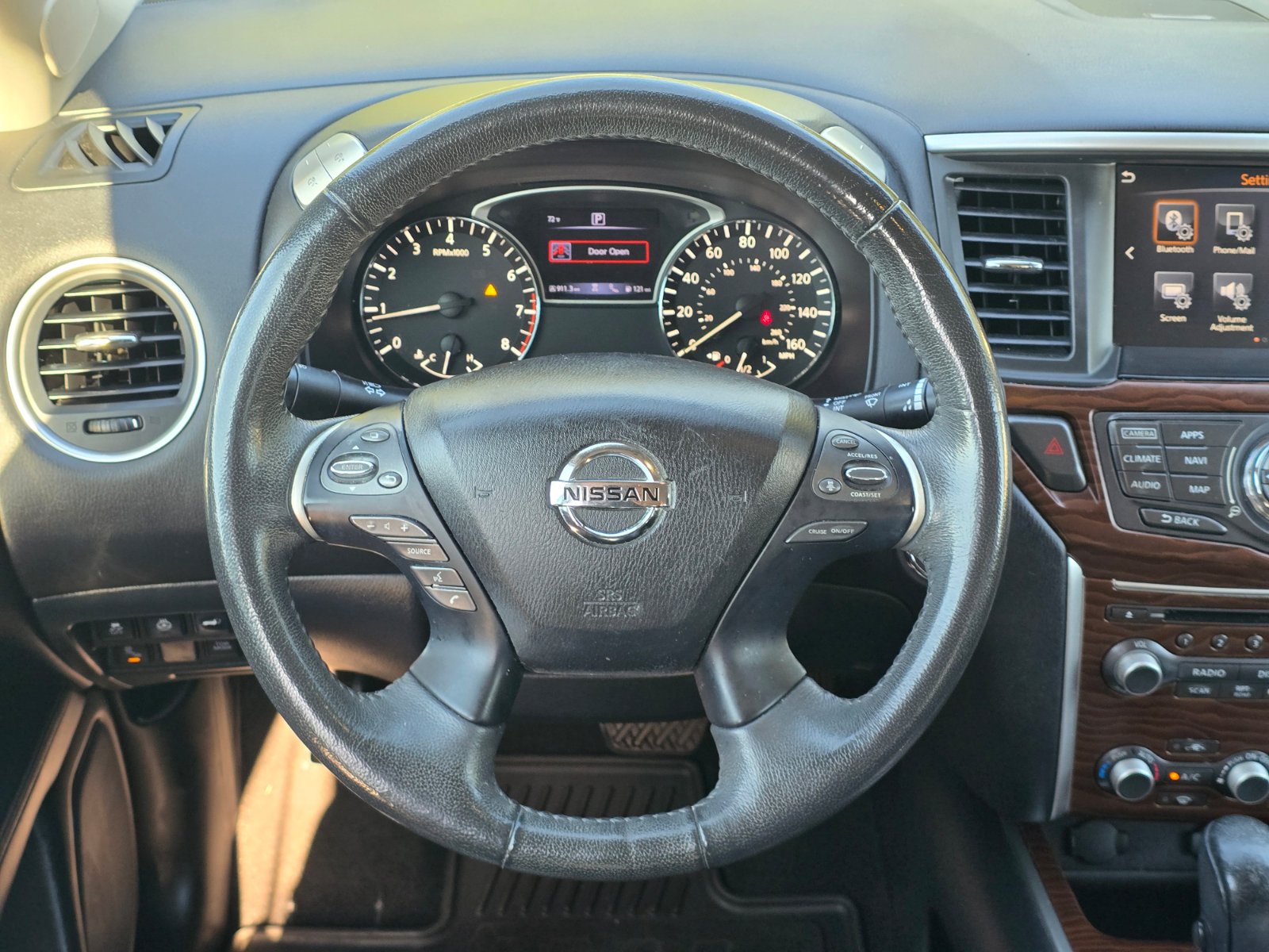 Used 2017 Nissan Pathfinder Platinum FWD image 15