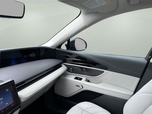 New 2026 Lincoln Nautilus Premier w/ Equipment Group 102A image 17