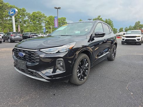 Used 2024 Ford Escape ST-Line Elite w/ Premium Technology Package image 5