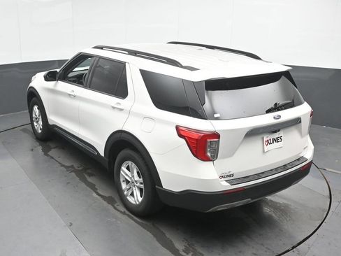 Used 2020 Ford Explorer XLT w/ Equipment Group 202A AWD/4WD image 41