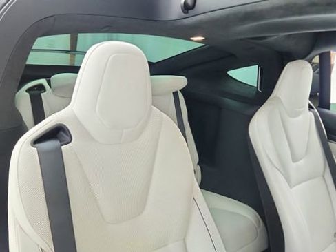 Used 2024 Tesla Model X Plaid image 26