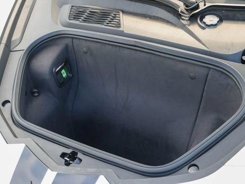 Used 2024 Chevrolet Corvette Stingray Premium Cpe w/ Z51 Performance Package RWD image 8