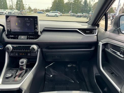 Used 2022 Toyota RAV4 XSE w/ Weather Package image 15