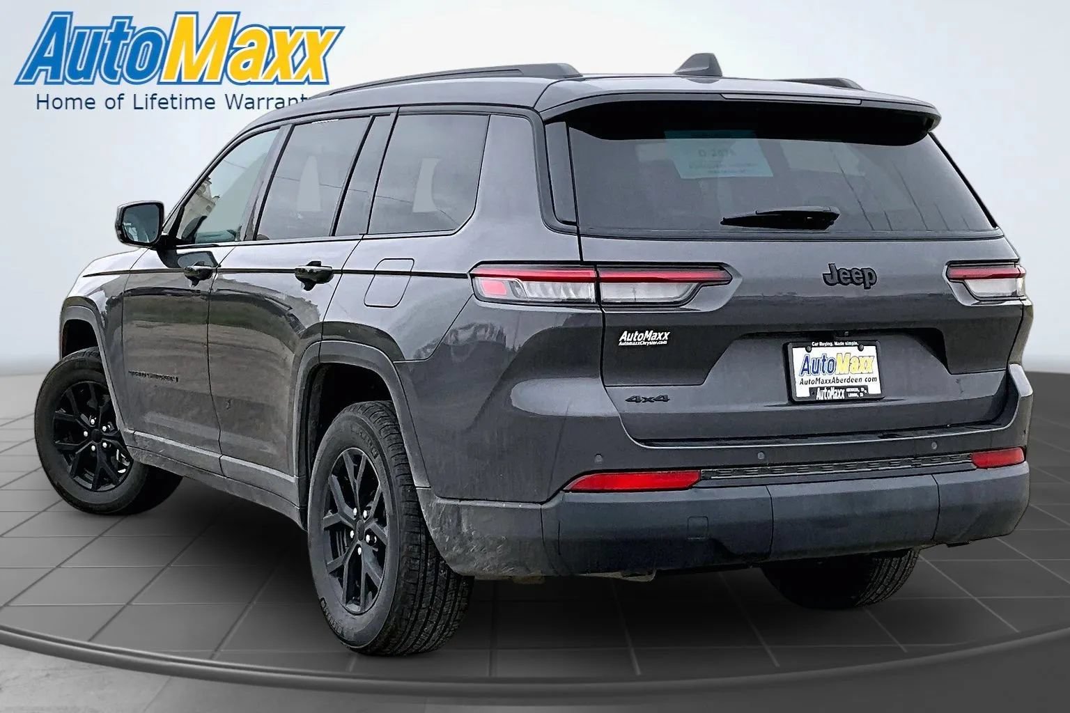 Used 2025 Jeep Grand Cherokee L Altitude AWD/4WD image 4