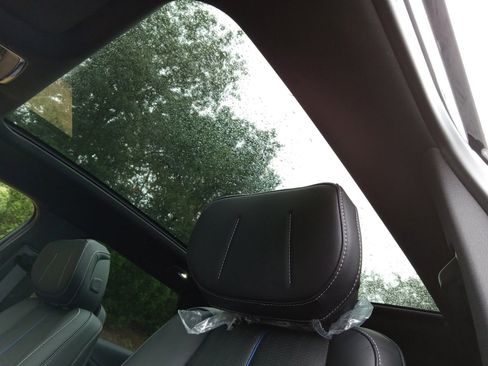 New 2025 Cadillac Lyriq Sport image 9