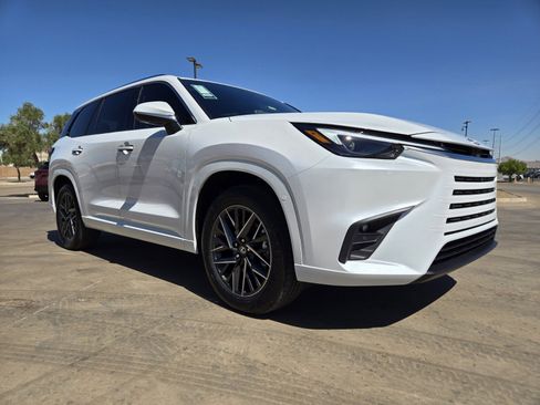 New 2026 Lexus TX 350 AWD image 2