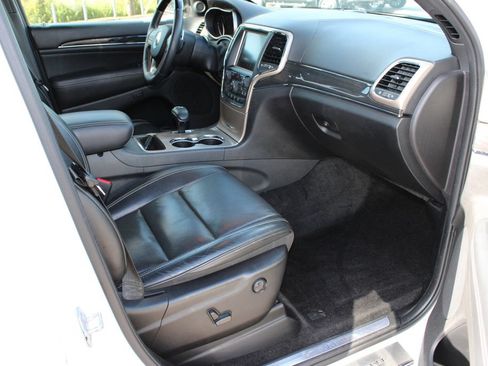 Used 2015 Jeep Grand Cherokee Overland w/ Advanced Technology Group RWD image 6