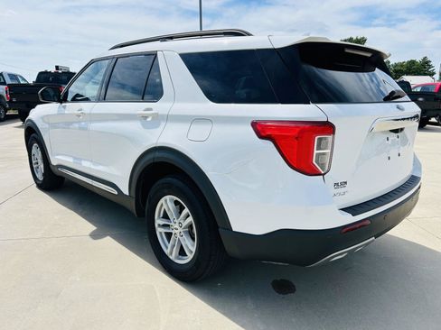 Used 2024 Ford Explorer XLT w/ Equipment Group 202A AWD/4WD image 38