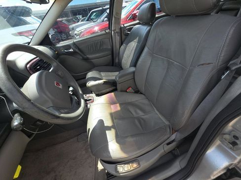 Used 2002 Saturn L-Series LW300 w/ Premium Pkg image 9