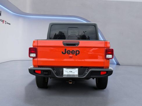 Used 2023 Jeep Gladiator Sport AWD/4WD image 5