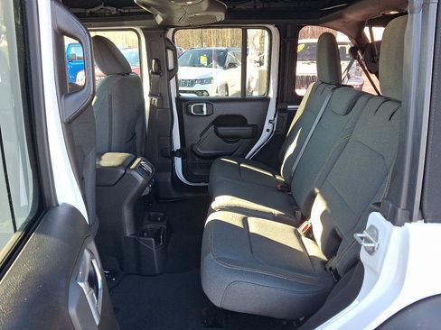 Used 2024 Jeep Wrangler Unlimited Sport image 10
