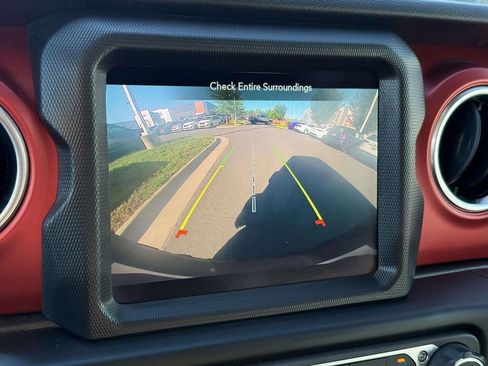 Used 2023 Jeep Wrangler Unlimited Rubicon AWD/4WD image 28