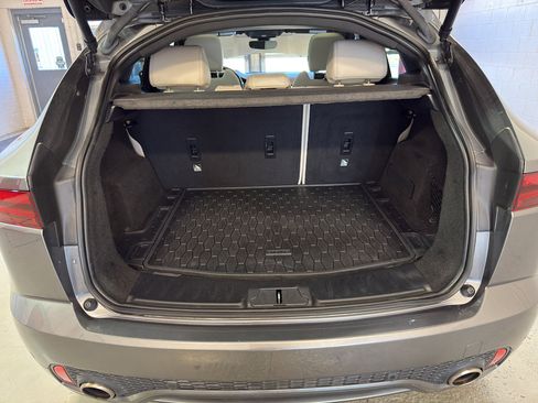 Used 2019 Jaguar E-PACE R-Dynamic S image 32
