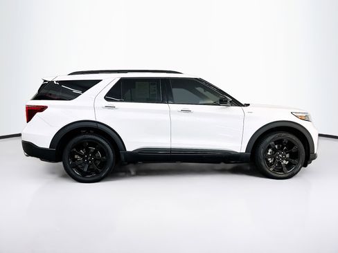 Used 2023 Ford Explorer ST-Line w/ Class IV Trailer Tow Package image 10