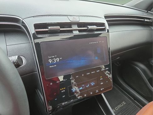 Used 2024 Hyundai Santa Cruz SEL w/ Activity Package image 15