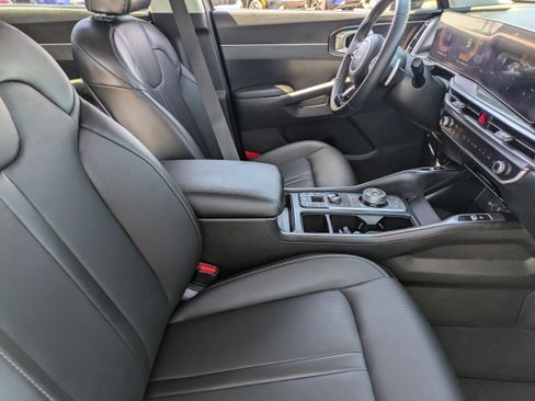 Used 2025 Kia Sorento EX AWD/4WD image 12
