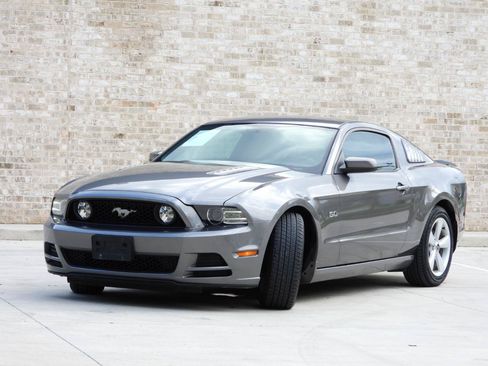Used 2014 Ford Mustang GT RWD image 21
