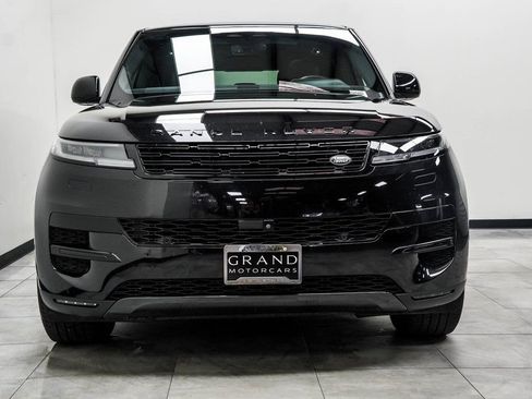 Used 2025 Land Rover Range Rover Sport SE image 7