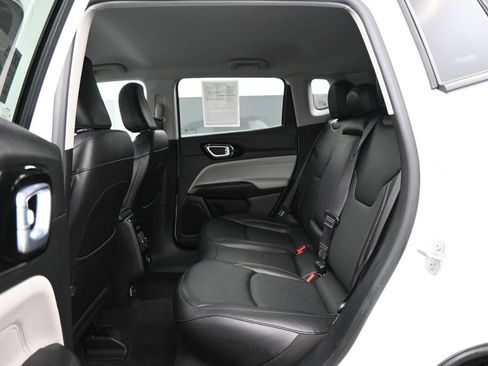 Used 2022 Jeep Compass Limited AWD/4WD image 17