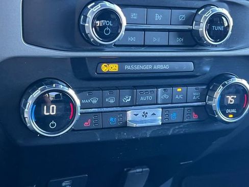 Used 2022 Ford F250 Lariat w/ Black Appearance Package image 23