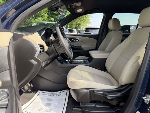 Used 2023 Chevrolet Traverse LS AWD/4WD image 7
