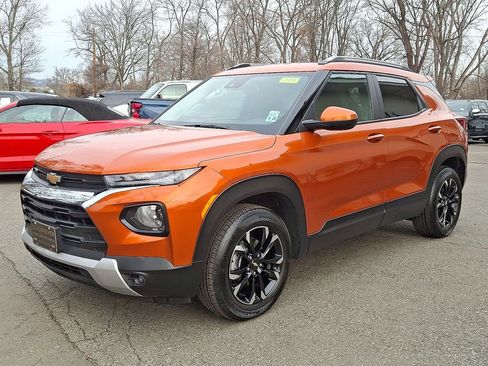 Used 2023 Chevrolet TrailBlazer LT w/ Convenience Package image 3