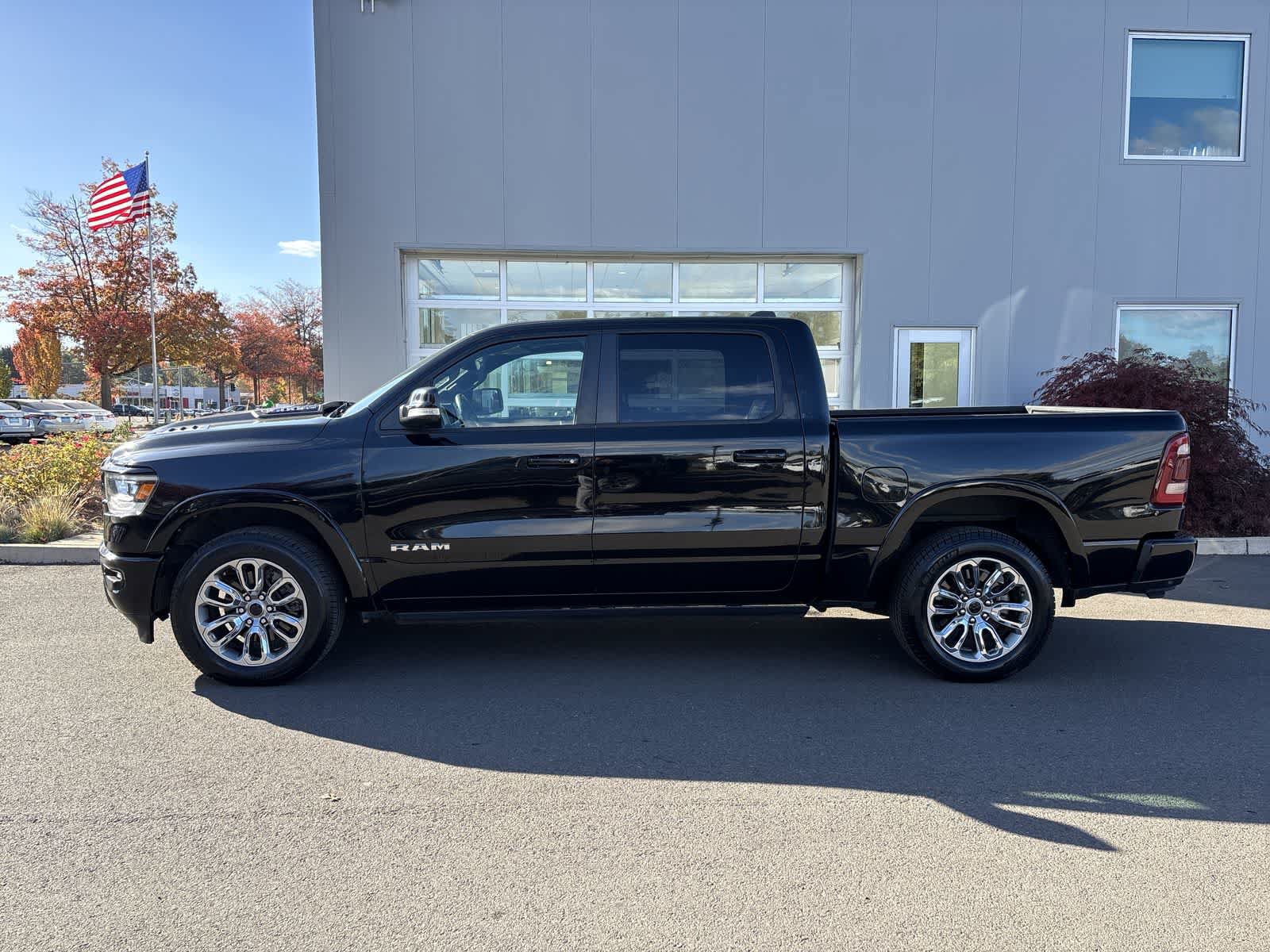 Used 2019 RAM 1500 Laramie AWD/4WD image 2