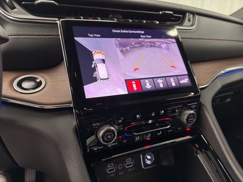 New 2025 Jeep Grand Cherokee L Summit w/ MOPAR Finishing Package image 23