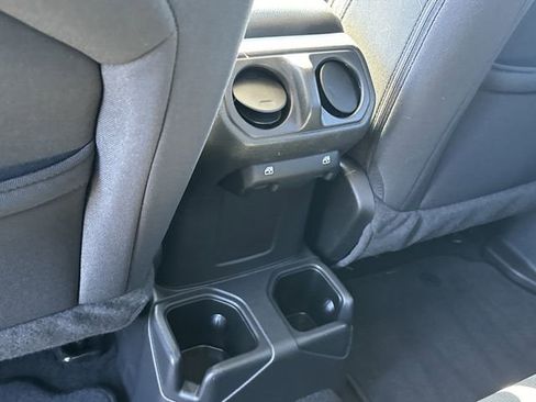 Used 2022 Jeep Gladiator Sport image 13