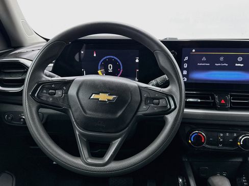 Used 2025 Chevrolet TrailBlazer LT FWD image 17