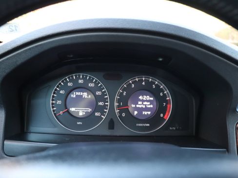 Used 2010 Volvo V70 image 13