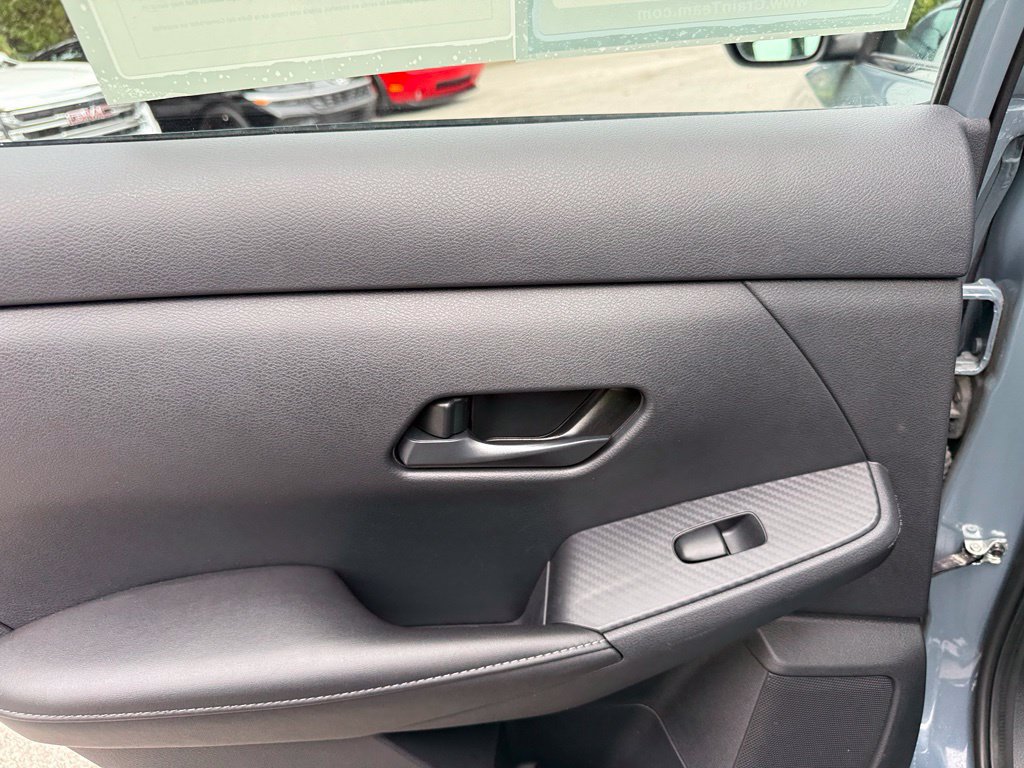 Used 2025 Nissan Sentra SV FWD image 35