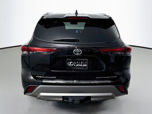 Used 2021 Toyota Highlander Platinum AWD/4WD image 6