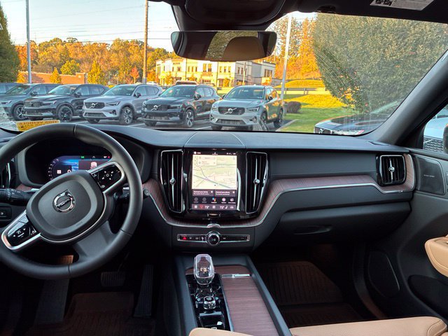 Used 2024 Volvo XC60 T8 Ultimate w/ Protection Package Premier AWD/4WD image 28