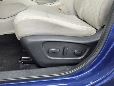 Used 2022 Nissan Rogue Sport SV FWD image 13