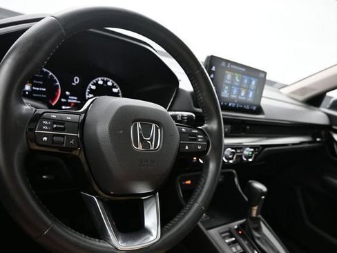 Used 2023 Honda CR-V EX-L image 10
