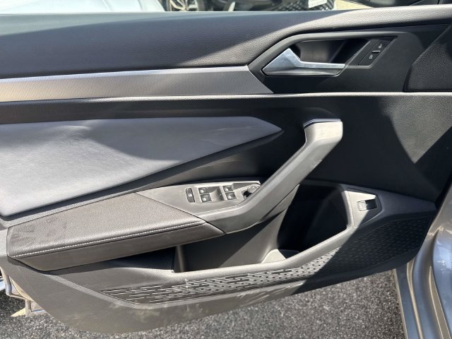 New 2026 Volkswagen Jetta SE FWD image 11