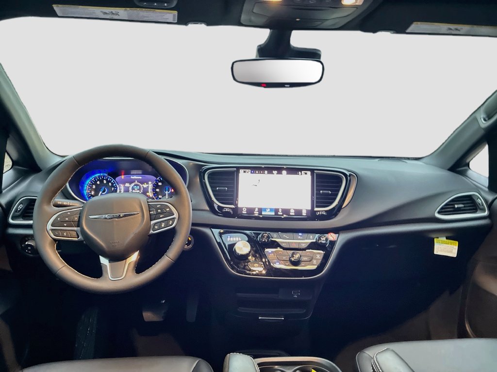 Used 2026 Chrysler Pacifica Select FWD image 20
