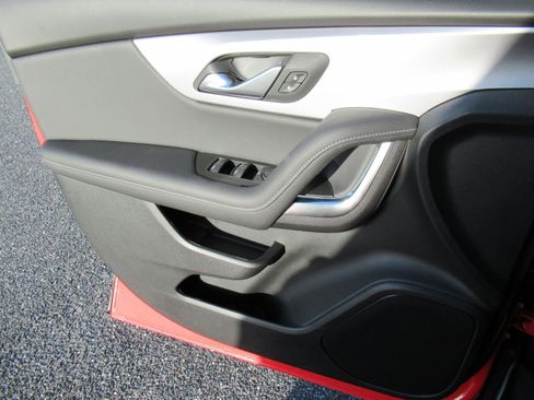 New 2025 Chevrolet Blazer LT image 24