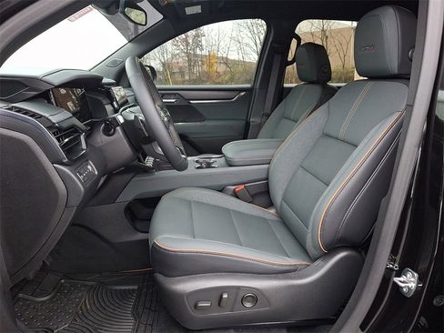 Used 2025 GMC Acadia AT4 image 15