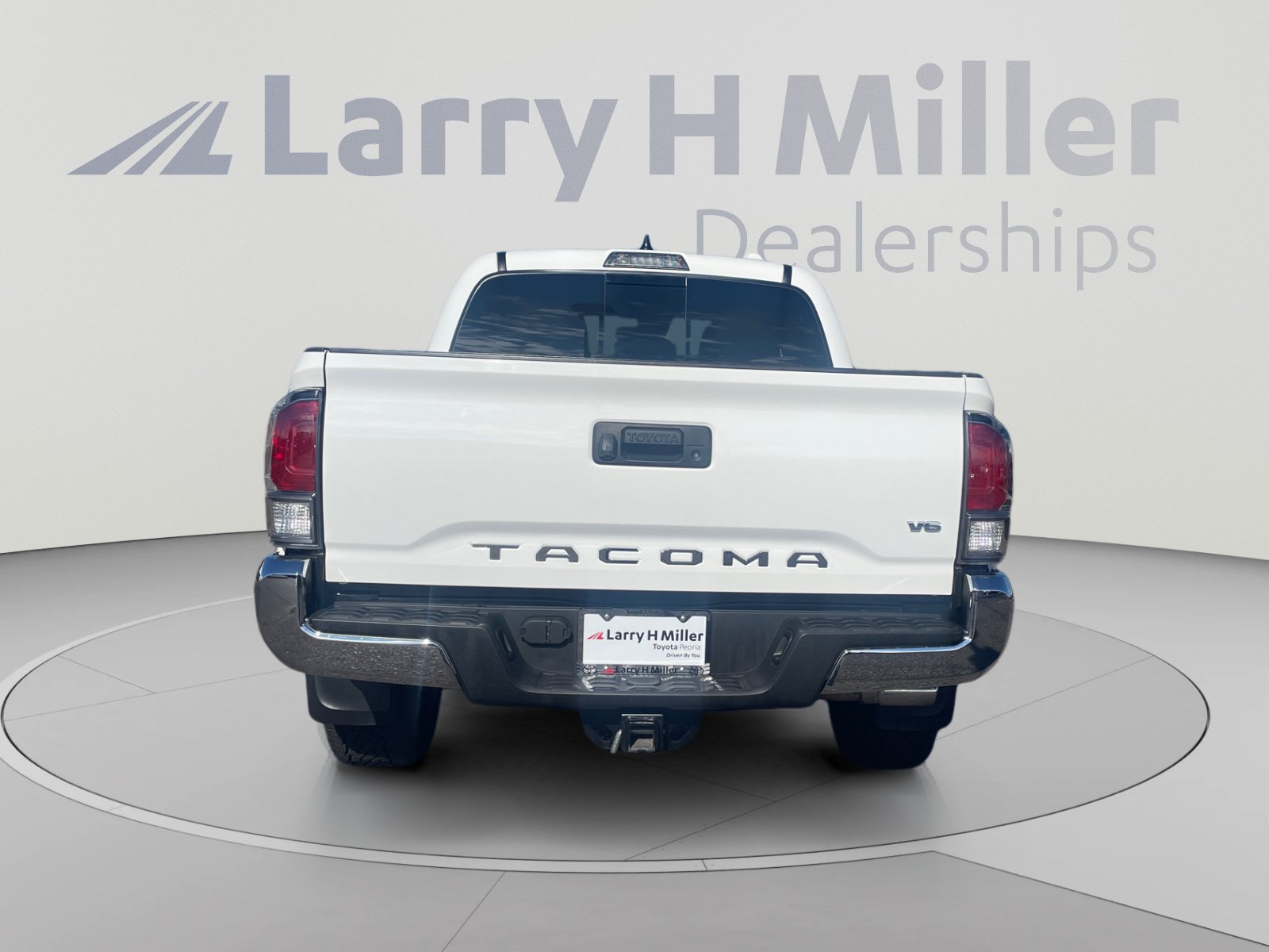 Used 2020 Toyota Tacoma TRD Off-Road AWD/4WD image 4