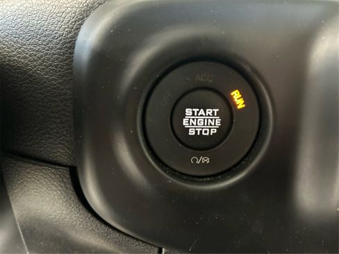 Used 2023 Jeep Gladiator Sport image 27