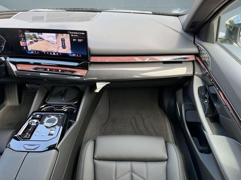 New 2027 BMW 540i xDrive w/ Executive Package AWD/4WD image 30